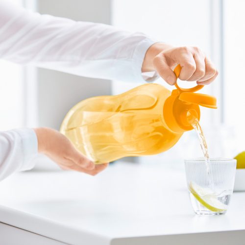 Tupperware Öko+ palack 2 L füllel